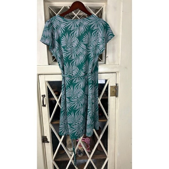 Audrey 3 1 Womens Size Medium Green Dress Wrap Sheer Tropical Flutter Sleeves U4 - Picture 5 of 12